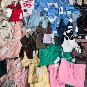 Alo Yoga clothing Pallet