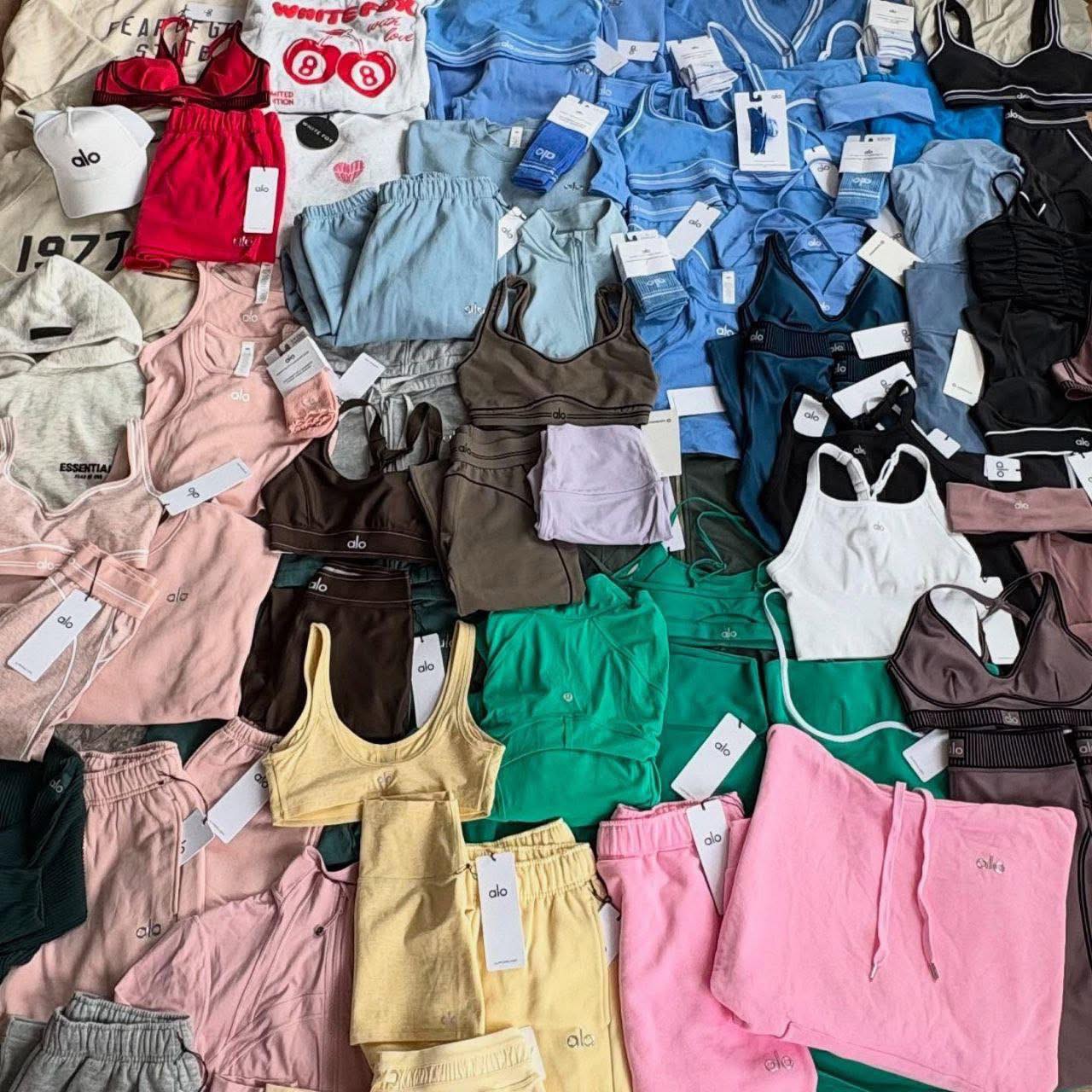 Alo Yoga clothing Pallet